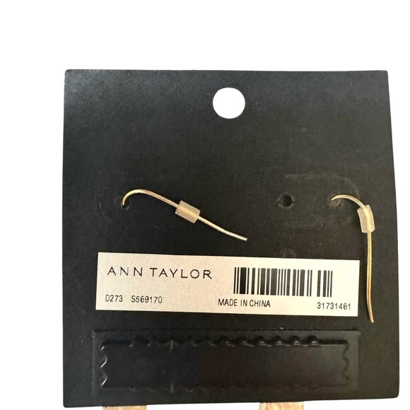 NEW Ann Taylor Linear Pearl Drop Earrings, gold, freshwater pearl - Picture 5 of 9